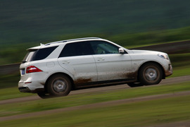 2012款奔驰ML350动感型试驾