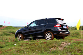 2012款奔驰ML350动感型试驾