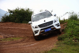 2012款奔驰ML350动感型试驾