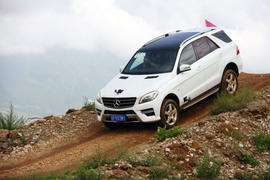 2012款奔驰ML350动感型试驾