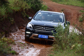 2012款奔驰ML350动感型试驾