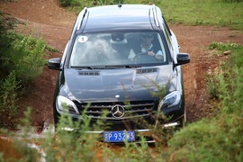 2012款奔驰ML350动感型试驾