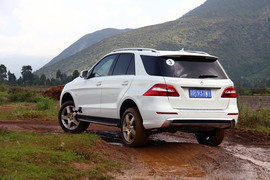 2012款奔驰ML350动感型试驾