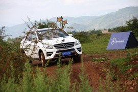 2012款奔驰ML350动感型试驾