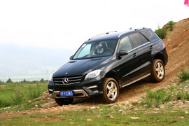 2012款奔驰ML350动感型试驾