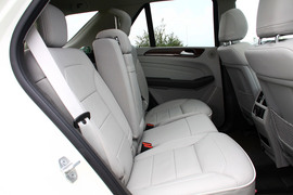 2012款奔驰ML350动感型试驾