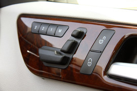 2012款奔驰ML350动感型试驾