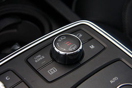 2012款奔驰ML350动感型试驾