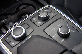 2012款奔驰ML350动感型试驾