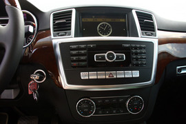 2012款奔驰ML350动感型试驾