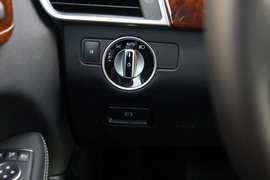 2012款奔驰ML350动感型试驾