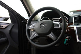 2012款奔驰ML350动感型试驾