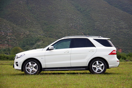 2012款奔驰ML350动感型试驾