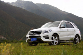 2012款奔驰ML350动感型试驾