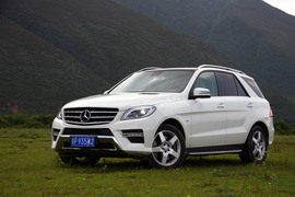 2012款奔驰ML350动感型试驾