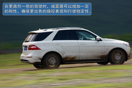 2012款奔驰ML350动感型试驾