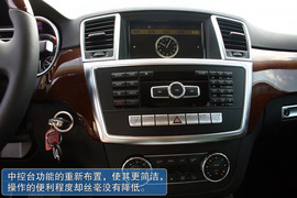 2012款奔驰ML350动感型试驾