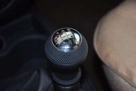 2012款江淮悦悦1.0L手动豪华型