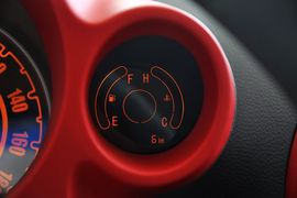 2012款江淮悦悦1.0L手动豪华型