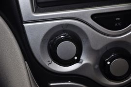 2012款江淮同悦1.3L豪华型