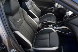 2013款现代飞思Veloster
