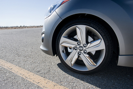 2013款现代飞思Veloster