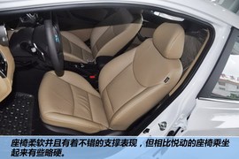 2012款北京现代朗动1.8L手自一体尊贵型