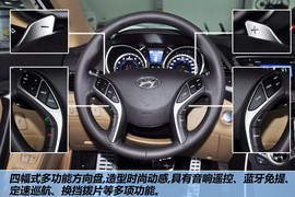2012款北京现代朗动1.8L手自一体尊贵型