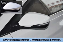 2012款北京现代朗动1.8L手自一体尊贵型
