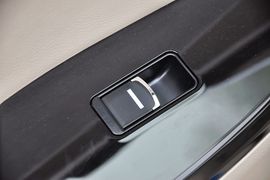 全新比亚迪速锐1.5L手动豪华型