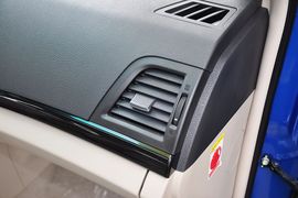 全新比亚迪速锐1.5L手动豪华型