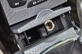 全新比亚迪速锐1.5L手动豪华型