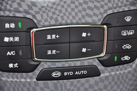 全新比亚迪速锐1.5L手动豪华型