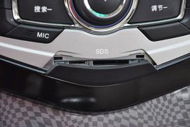 全新比亚迪速锐1.5L手动豪华型