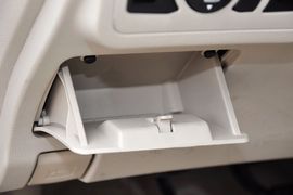 全新比亚迪速锐1.5L手动豪华型