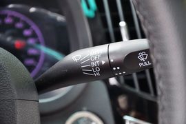全新比亚迪速锐1.5L手动豪华型
