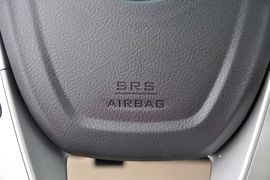 全新比亚迪速锐1.5L手动豪华型