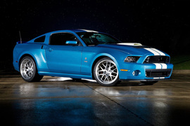 2013款福特野马Shelby
