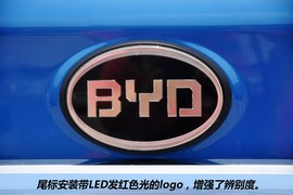 全新比亚迪速锐1.5L手动豪华型到店实拍