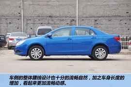 全新比亚迪速锐1.5L手动豪华型到店实拍