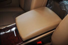 2012款华泰宝利格1.8T自动两驱行政版