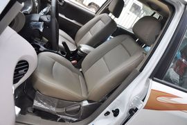 2012款华泰圣达菲2.0L手动两驱豪华型