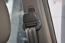 2012款华泰圣达菲2.0L手动两驱豪华型