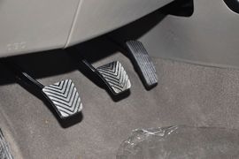 2012款华泰圣达菲2.0L手动两驱豪华型