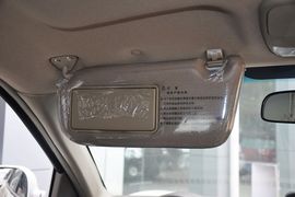 2012款华泰圣达菲2.0L手动两驱豪华型