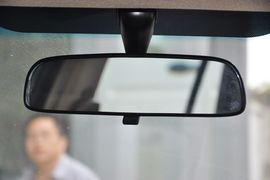 2012款华泰圣达菲2.0L手动两驱豪华型