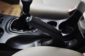 2012款华泰圣达菲2.0L手动两驱豪华型