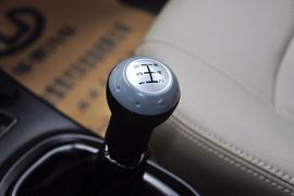 2012款华泰圣达菲2.0L手动两驱豪华型