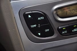 2012款华泰圣达菲2.0L手动两驱豪华型