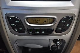 2012款华泰圣达菲2.0L手动两驱豪华型